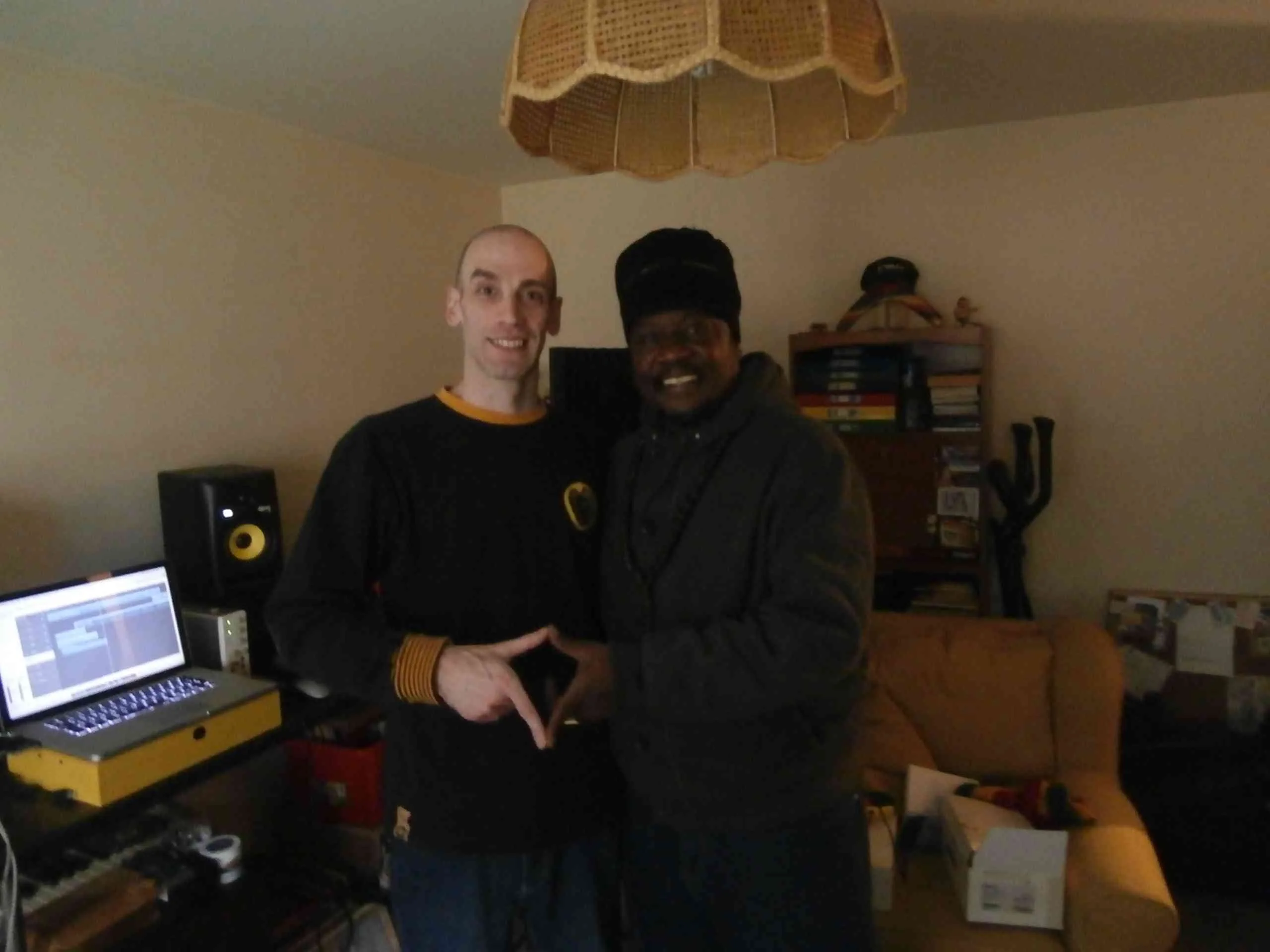 Mikey General Visits & Records At Pauzeradio